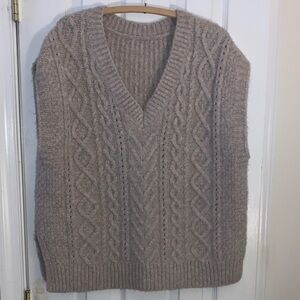 Cider Beige Fuzzy VNeck Cable Knit Sweater Vest Size S